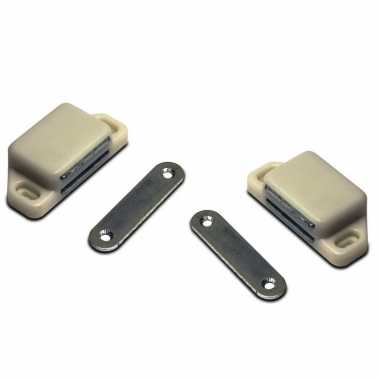 2x stuks magneetsnapper / magneetsnappers met metalen sluitplaat wit 6 x 5,4 x 2,6 cm