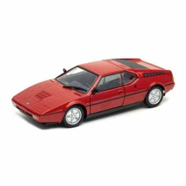 Modelauto bmw m1 1987 rood schaal 1:24/18 x 7 x 5 cm