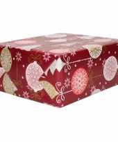 Feest 1x rollen kerst cadeaupapier inpakpapier donker rood met grote ballen bomen 200 x 70 cm