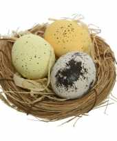 Feest 20x nestjes met kippeneieren naturel geel 9 cm decoratie