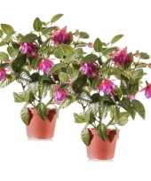 Feest 2x fuchsia kunstplanten donkerroze bloemen in pot 30 cm