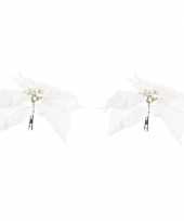 Feest 2x kerstboomversiering op clip witte glitter bloem 24 cm