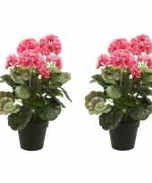 Feest 2x kunstplanten geranium roze in zwarte pot 35 cm