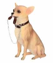 Feest beeldje chihuahua hond met riem 18 cm