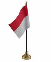 Feest indonesie tafelvlaggetje 10 x 15 cm met standaard