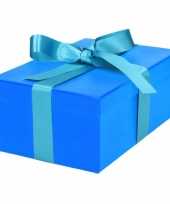 Feest kerst cadeautje blauw met lichtblauwe strik 23 cm
