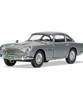 Feest modelauto aston martin db5 james bond schaal 1 36 zilver 12 x 4 cm