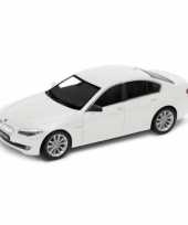 Feest modelauto bmw 535i 2010 wit schaal 1 24 20 x 8 x 6 cm
