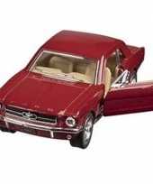 Feest modelauto ford mustang 1964 rood 13 cm