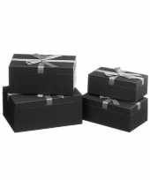 Feest set van 4x stuks zwarte cadeaudoosjes met zilveren strikje 18 5 24 cm rechthoekig