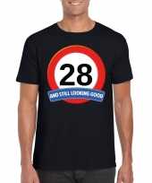 Feest verkeersbord 28 jaar t-shirt zwart heren