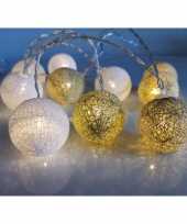 Feestverlichting lichtsnoer met katoenen balletjes wit goud 300 cm